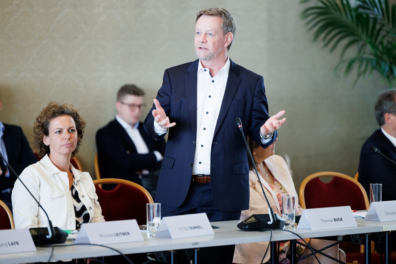 Thomas Buck (Kelly Managing Director Operations) Thomas Buck - Kelly Managing Director Operations